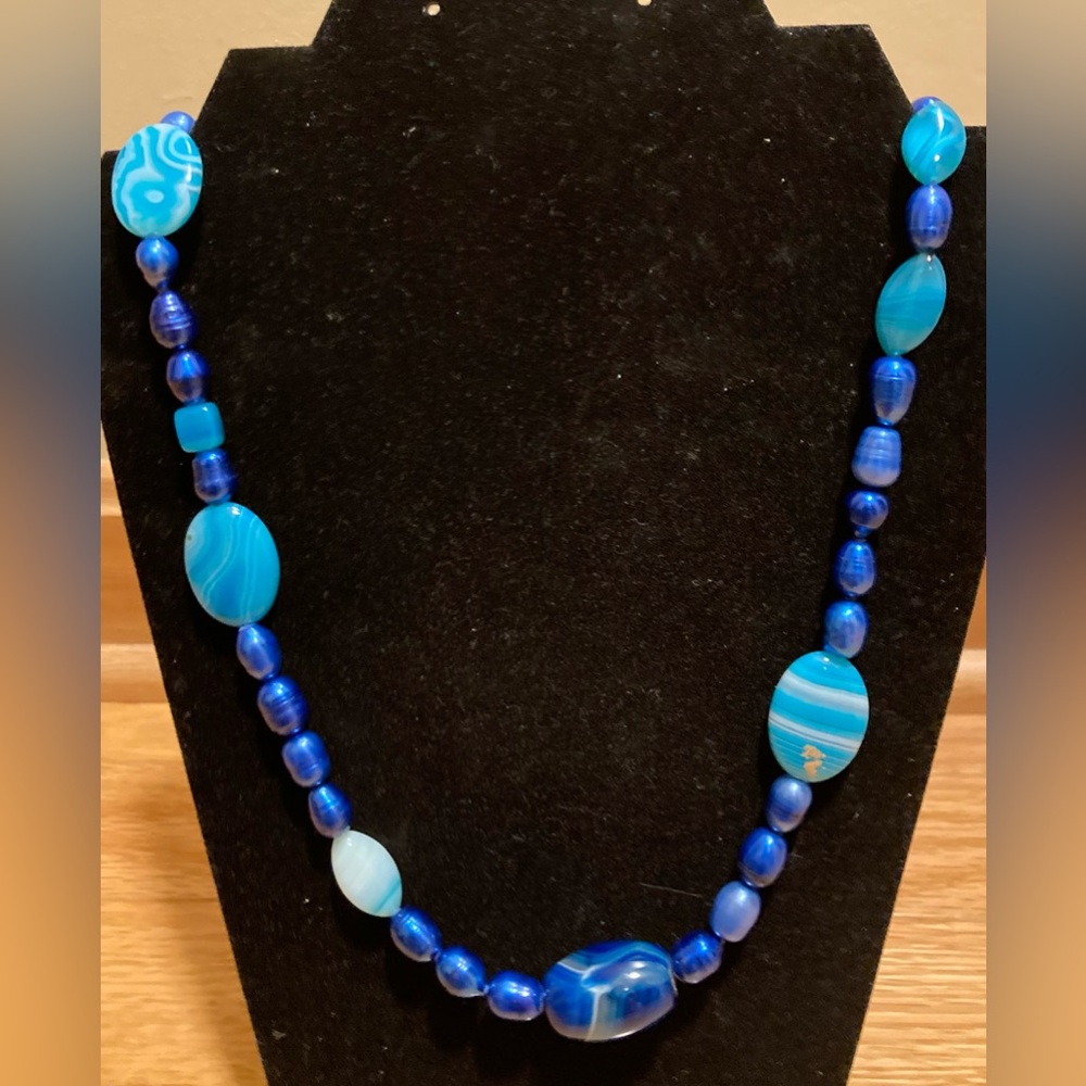 Blue Agate and Fresh Water Pearl Neckace